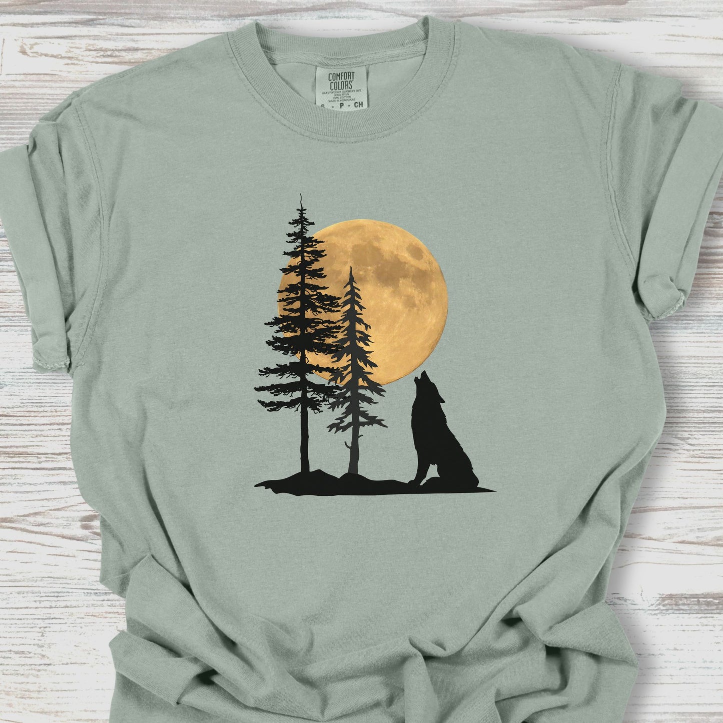 Wolf Howling Tee